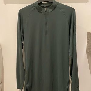 Nike Dri-fit Half Zip - Small